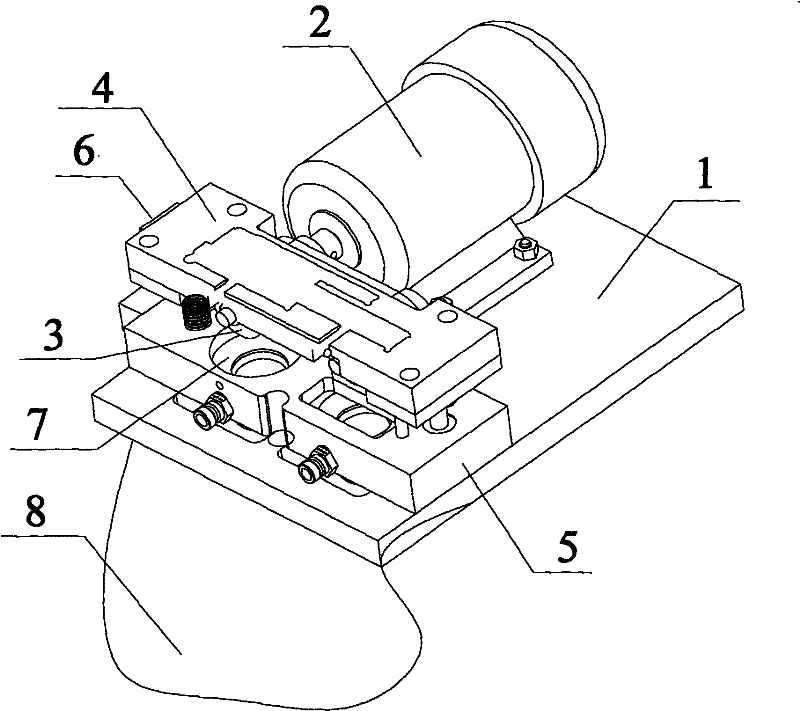 A gate cutting device for injection molding products