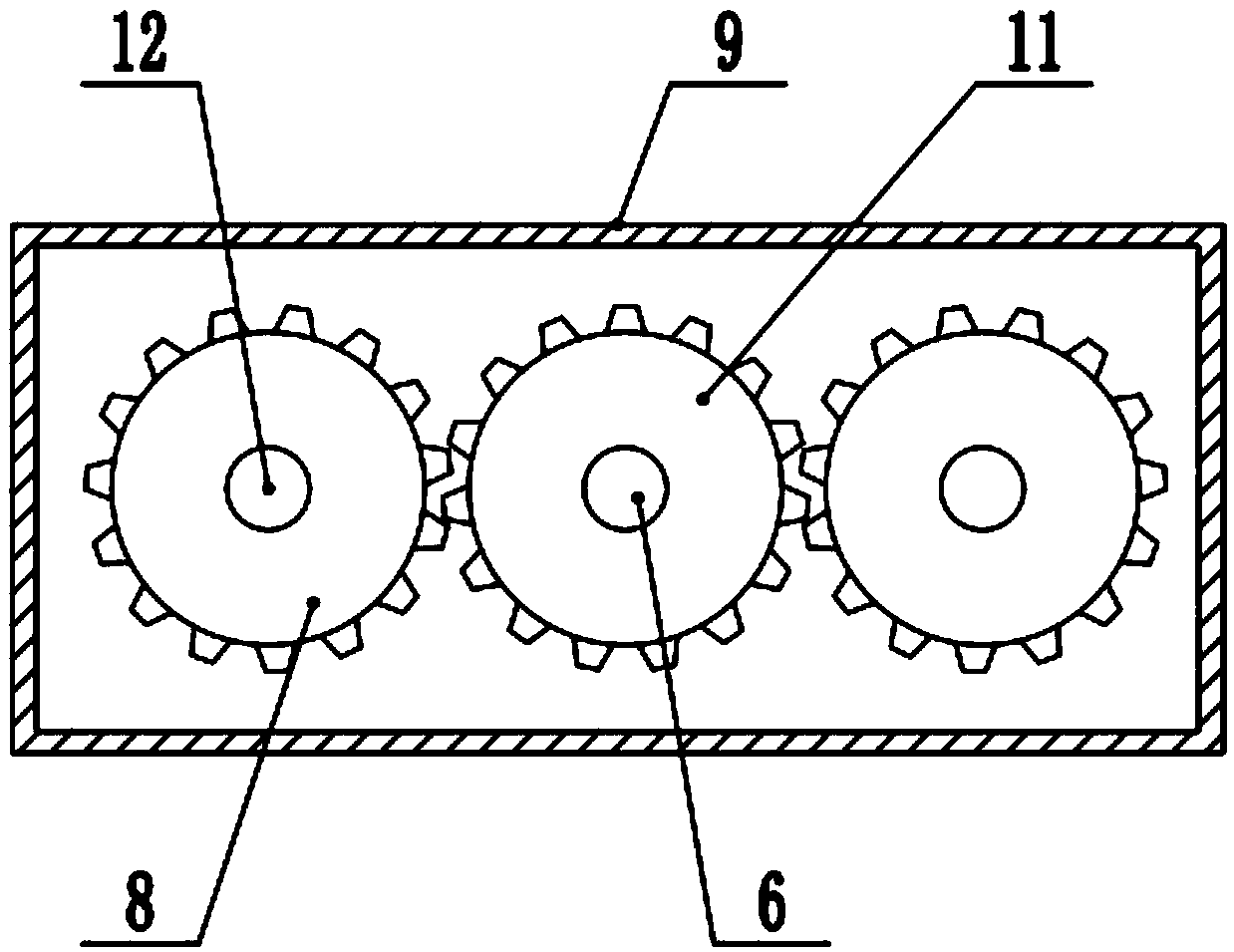 A burr polishing device for cutting the inner wall of an automobile pipe fitting