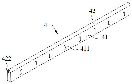 Adjustable sealing strip, mounting structure thereof and discharge gate