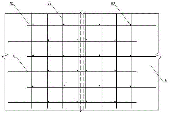 Bridge deck continuous seam structure and forming method thereof