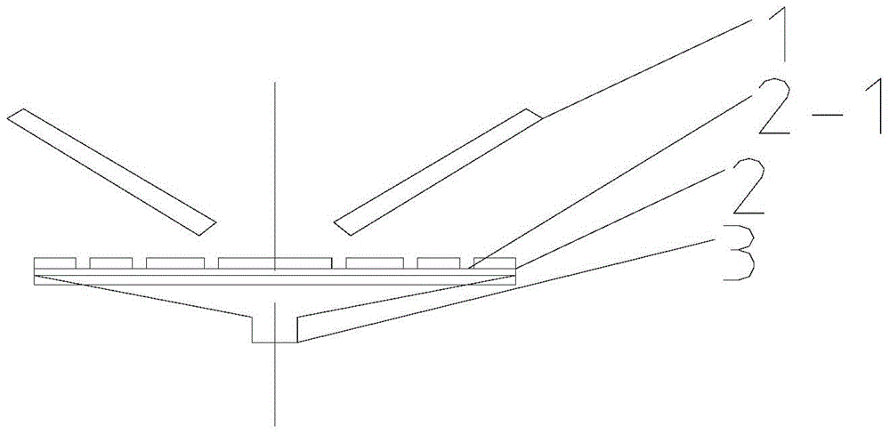 Gas-liquid isolating device of dry dust removal separator for natural gas