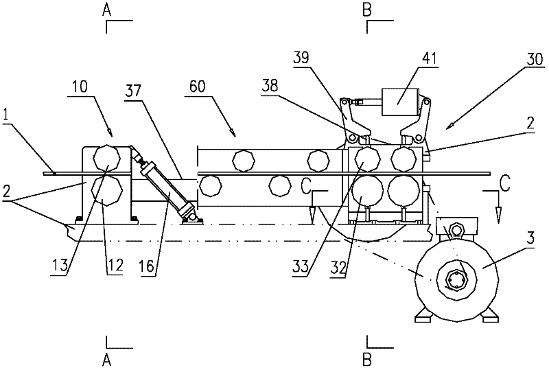 Double-drive traction mechanism on steel bar straightening machine