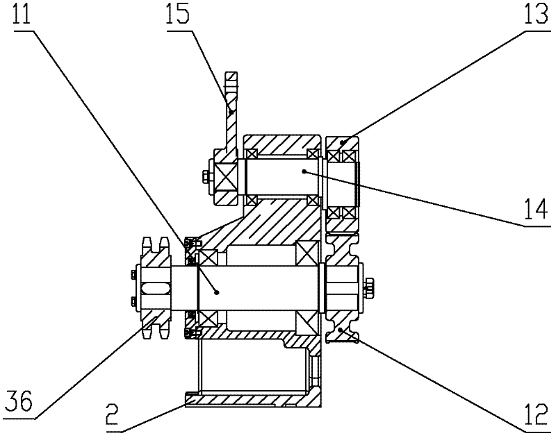 Double-drive traction mechanism on steel bar straightening machine