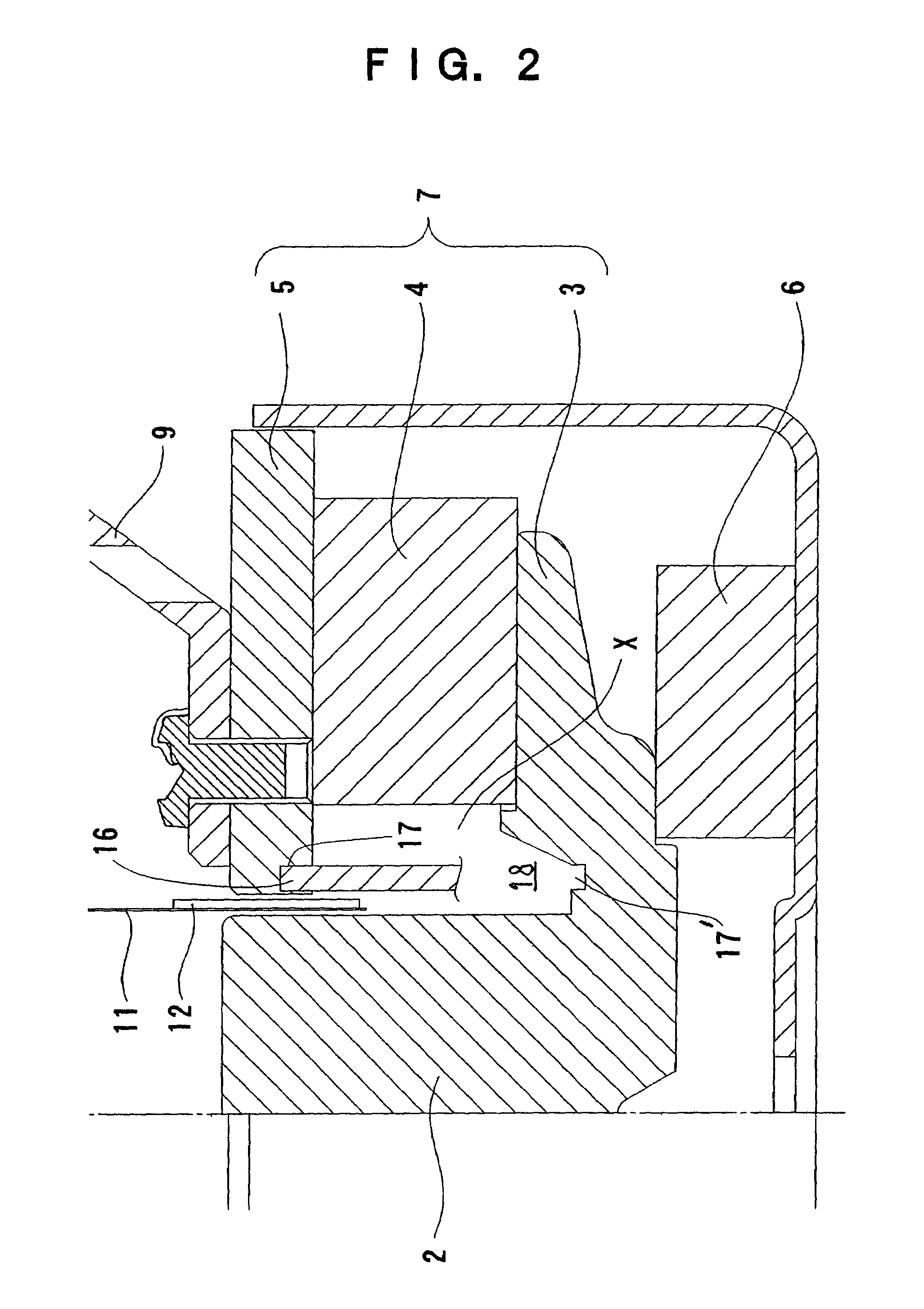 Magnetic circuit for speaker with short-circuiting ring