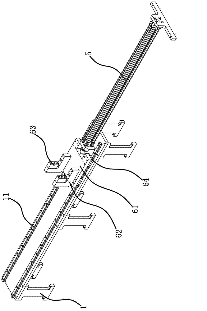Conveying device for infusion set assembling machine clamp