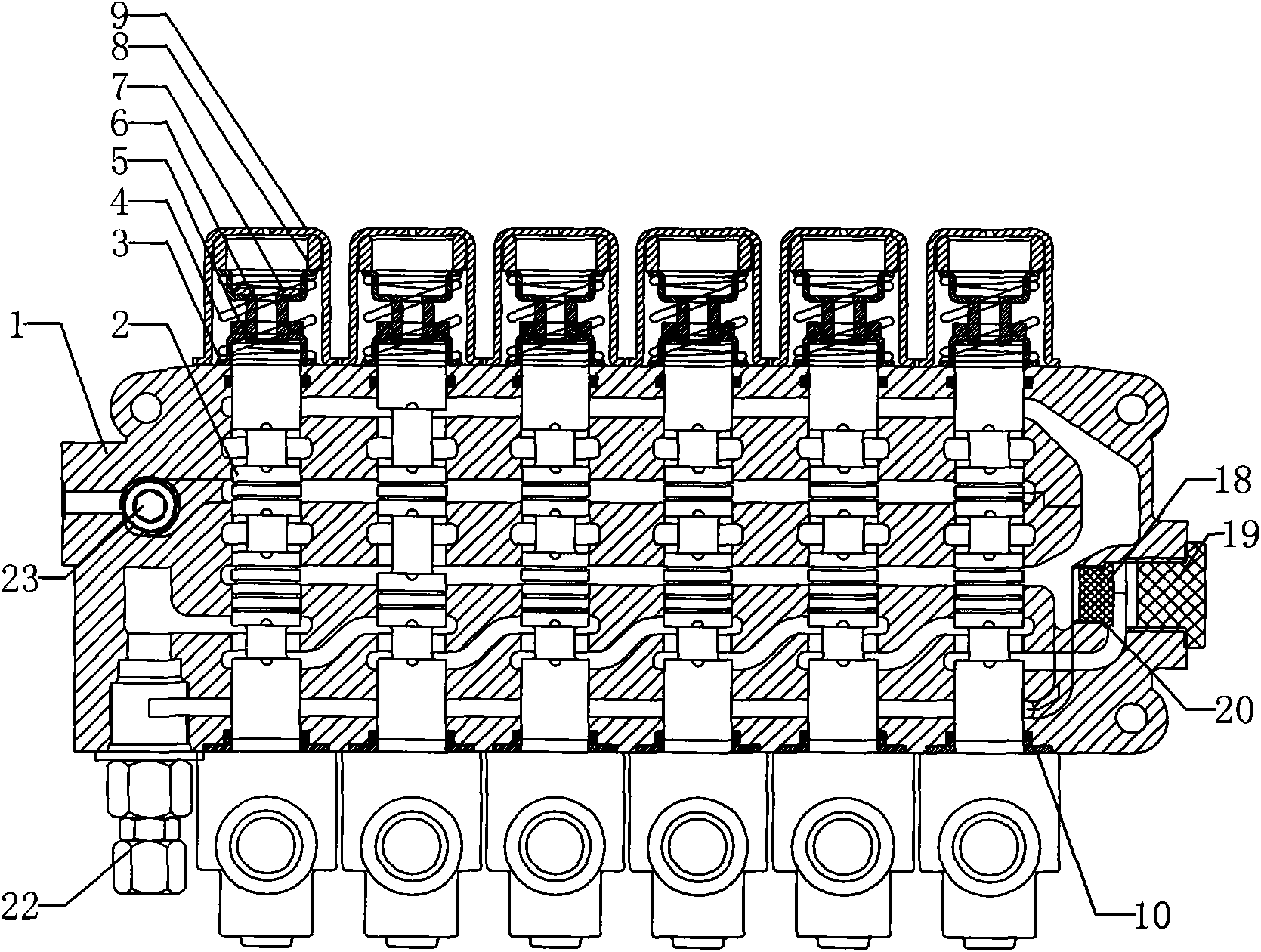 Integral type multichannel reversing valve