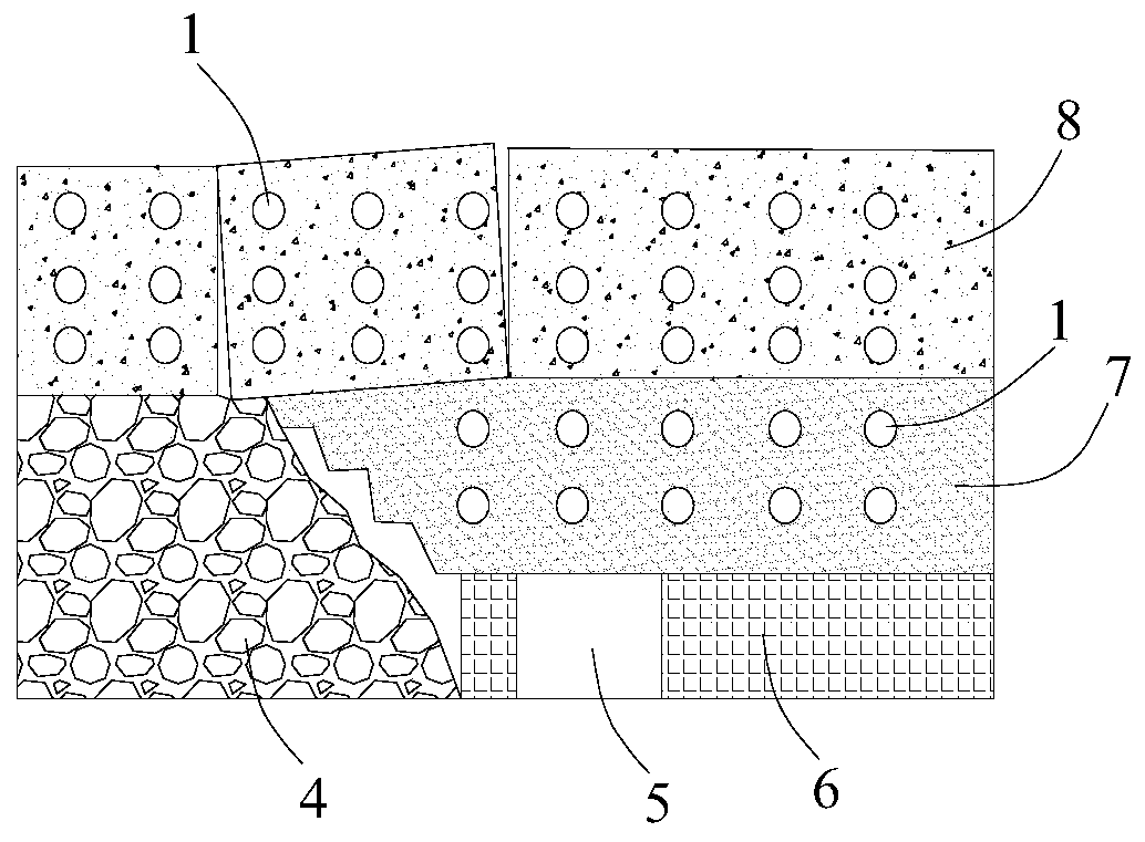 Mining device and roof rock mass monitoring device and method