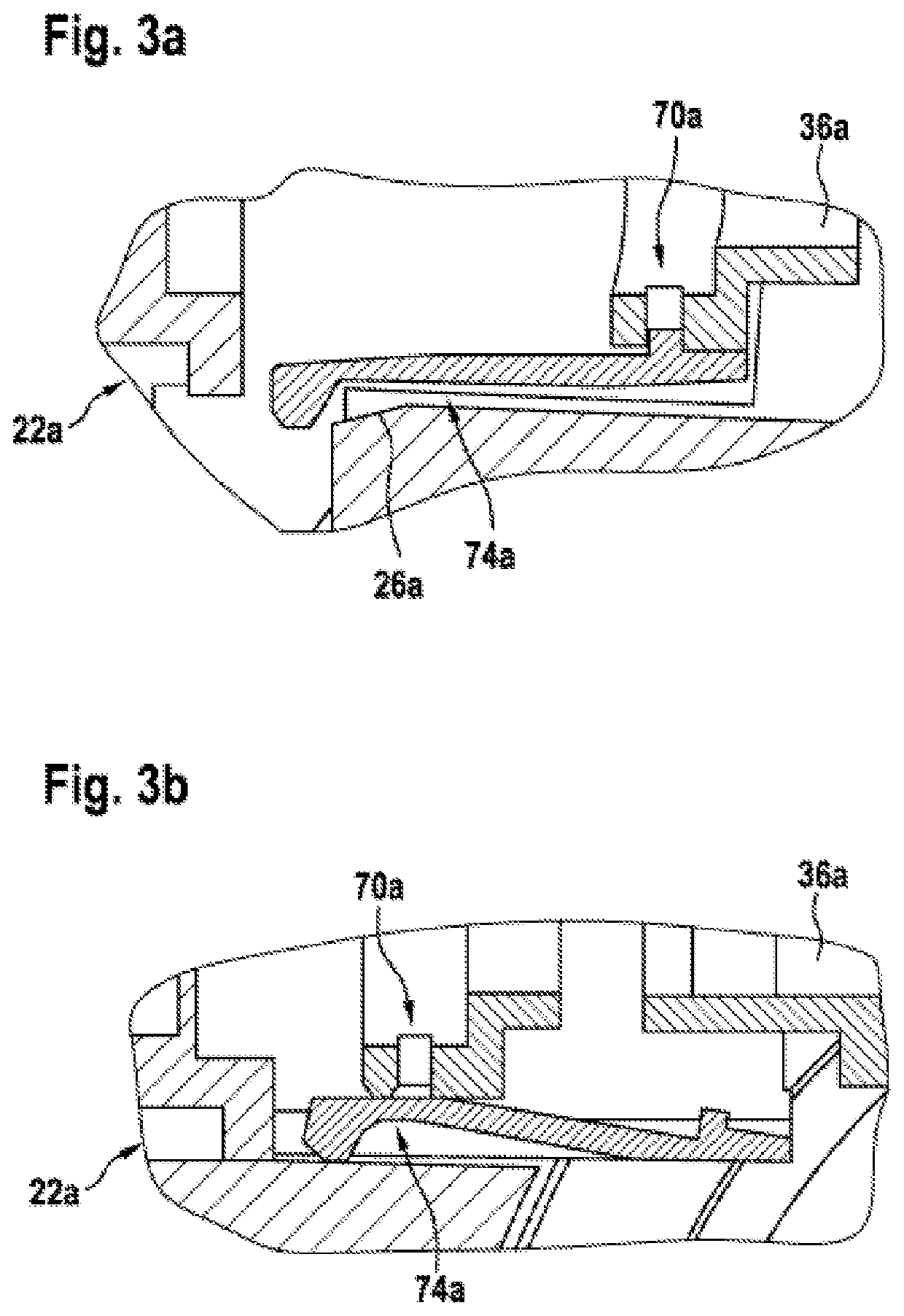 Steering Device Having a Plug Connector Unit for Electrically Contacting a Steering Sensor Unit