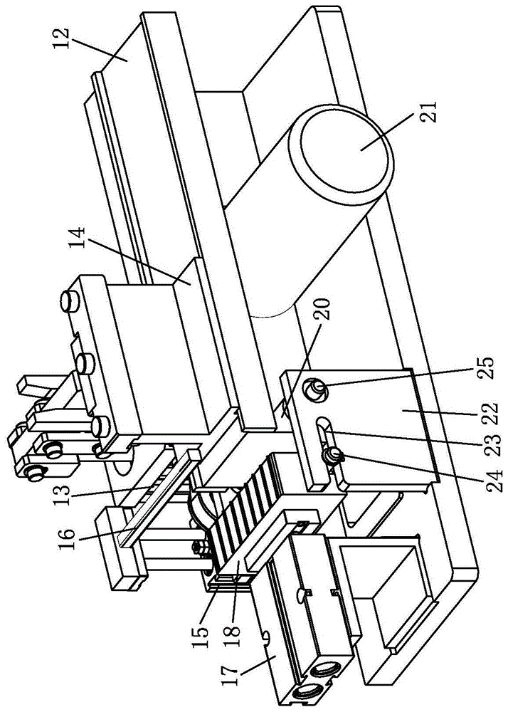 Sheet material automatic peeling structure