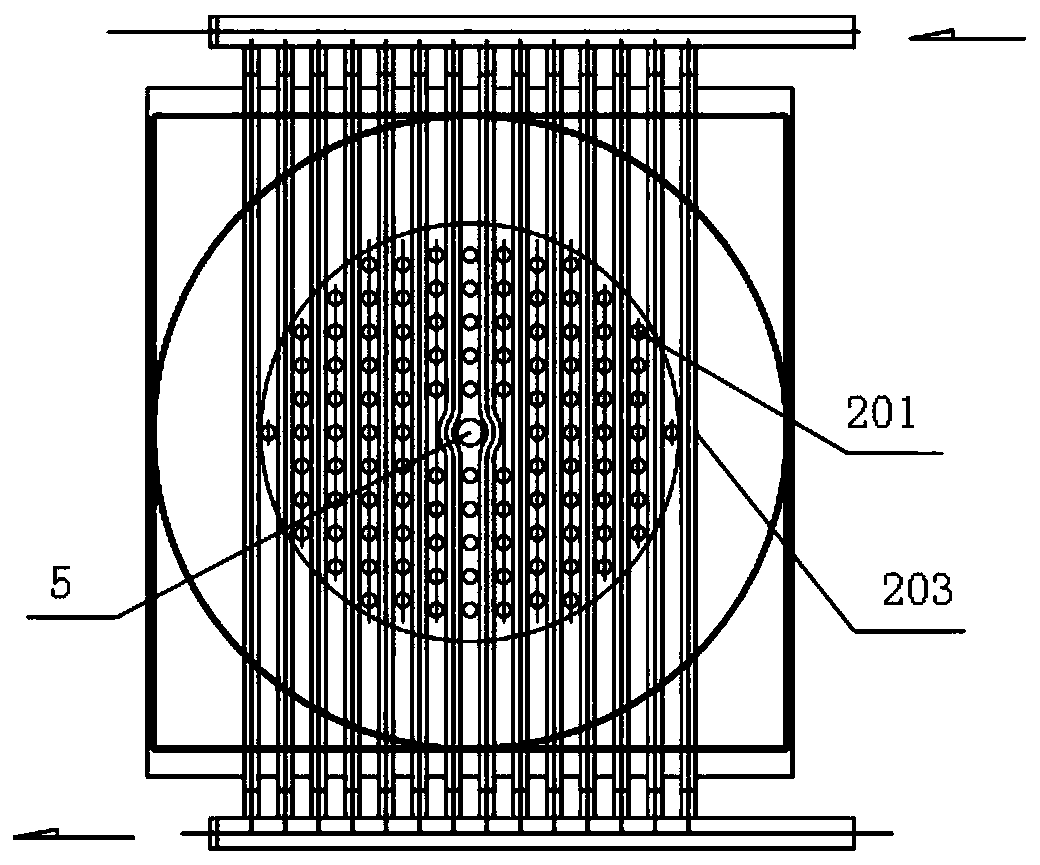 Low-heat-value sludge bubbling type internal circulating fluidized bed incinerator capable of achieving self-sustaining burning