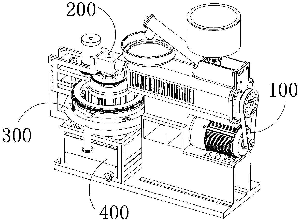 Plastic particle extrusion molding assembly