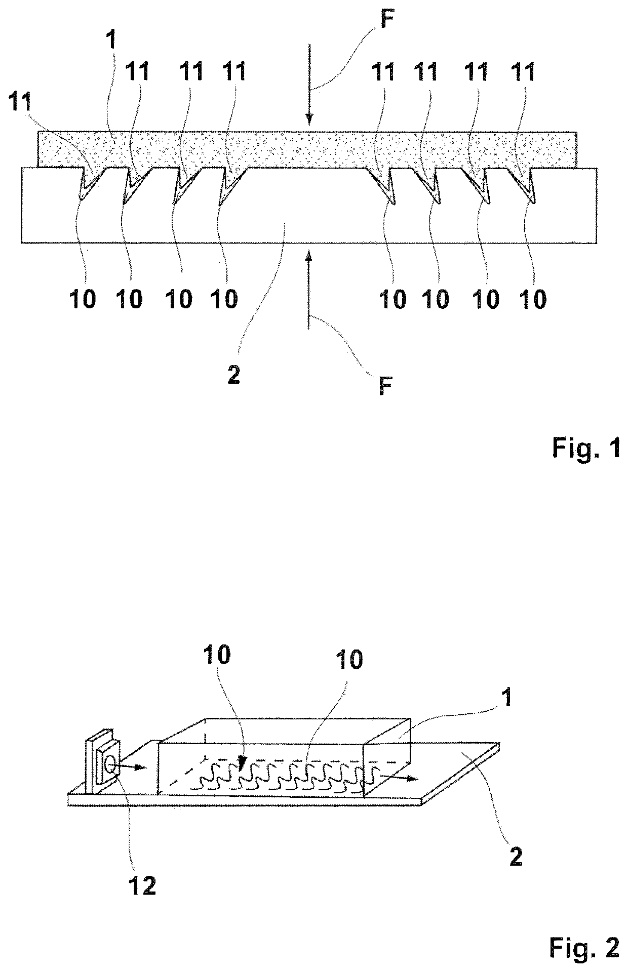 Method for producing a joint connection between a light-giving/optics plastic component and a metal component