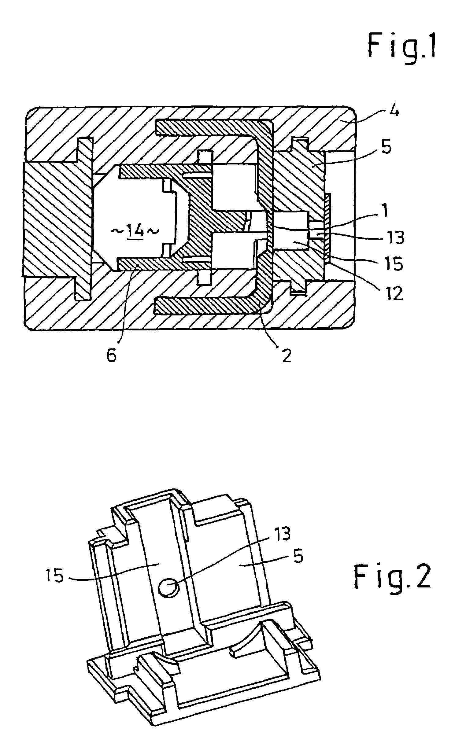 Housing with conductor bus for a disconnecting apparatus