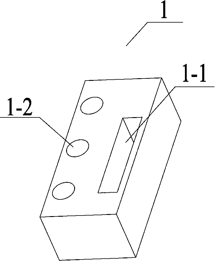 Compact-type precise piezoelectric stick-slip lifting platform and driving method thereof