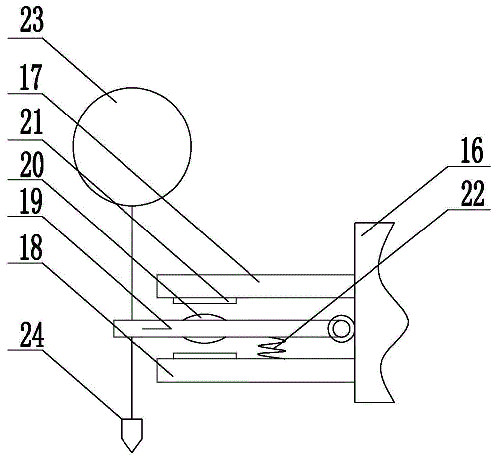 Submerged pump capable of achieving automatic adjusting according to water level
