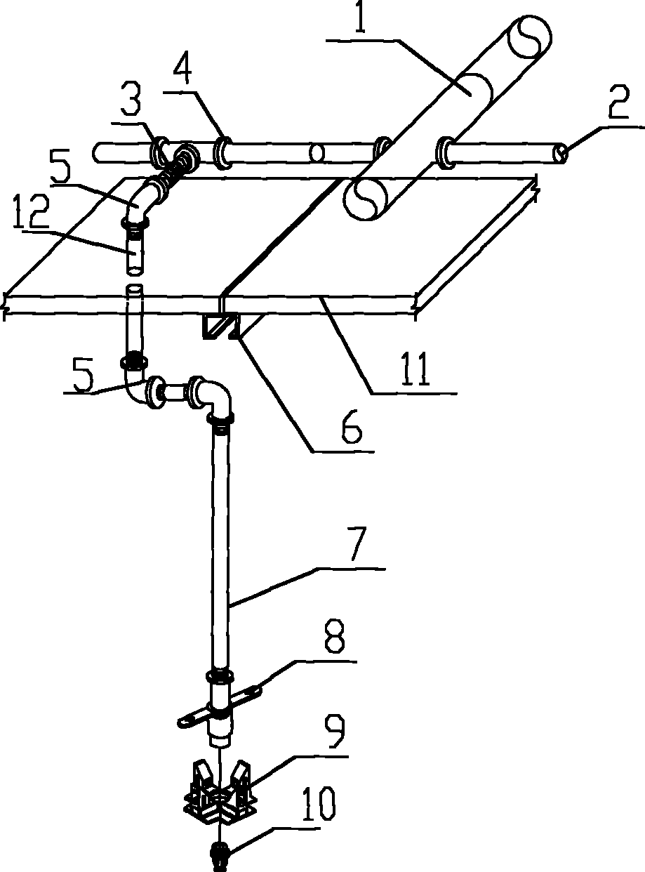 Automatic spray conduit system and installation method thereof