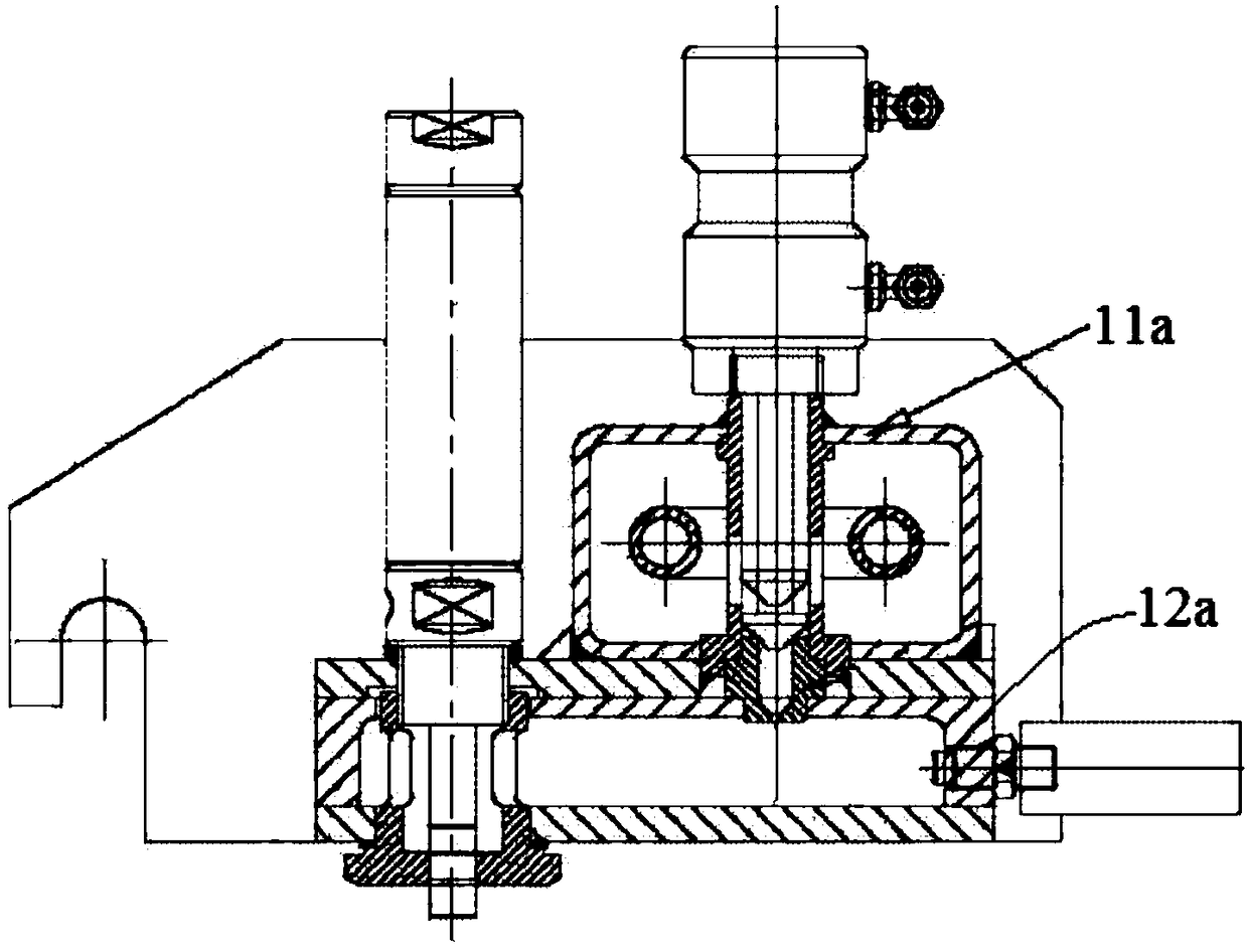 Asphalt foaming spraying apparatus and asphalt cold recycling device
