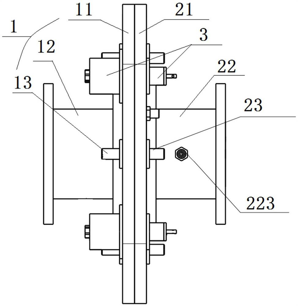 Connector and cryogenic rocket system