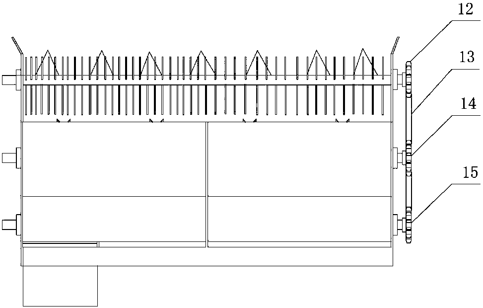 Picking and smashing mechanism for self-propelled reed baling press