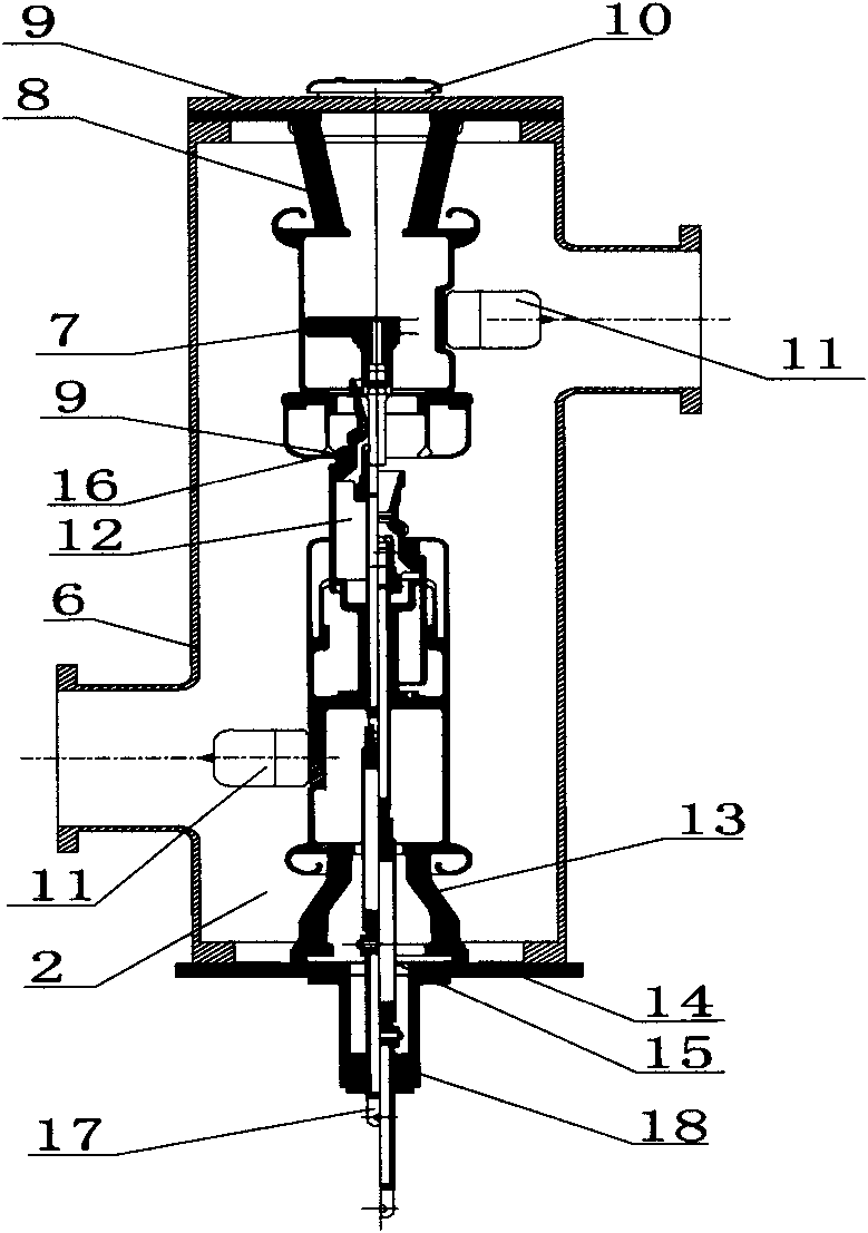 Gas-insulated tripolar mechanical linkage breaker