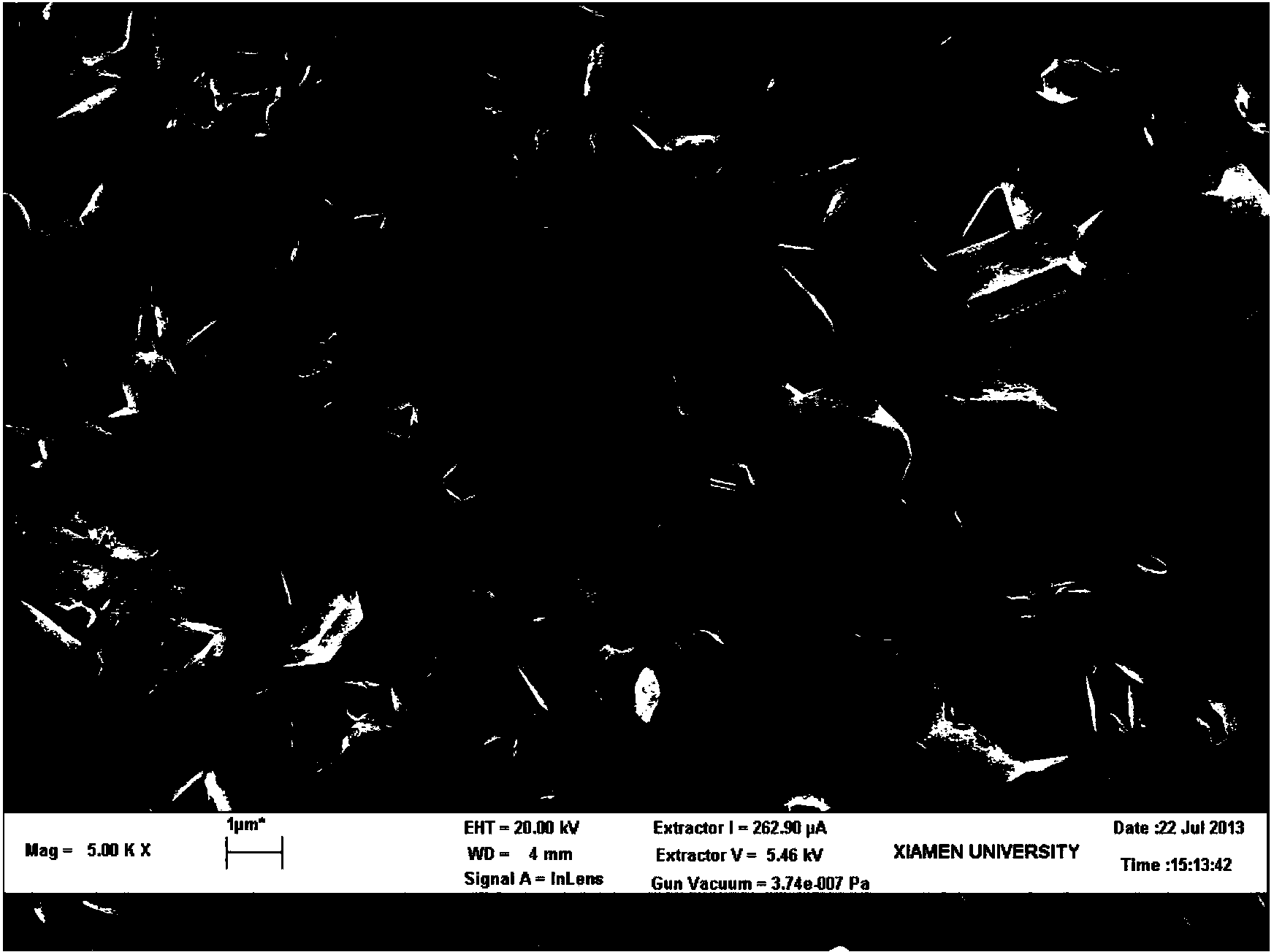 Molybdenum film containing sodium and preparation method and application thereof