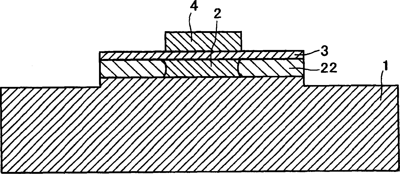 Semiconductor device with high structure reliability and low parasitic capacitance