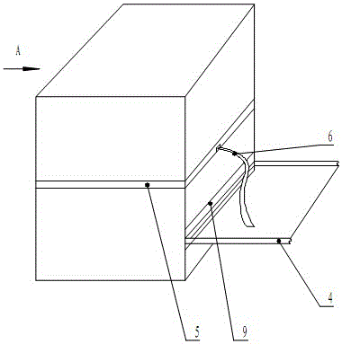 Drainage device of plastic tray