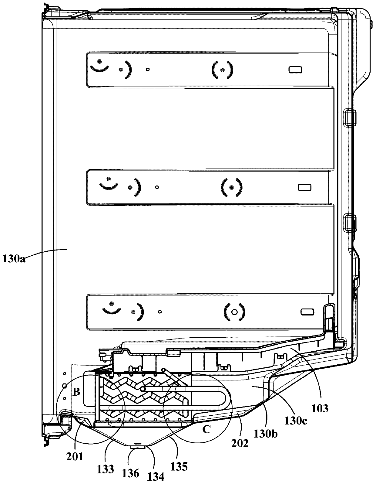 Refrigerator with improved evaporator mounting structure