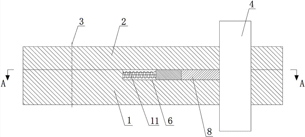 Male die lubricating structure based on self-oil-absorption metal and male die lubricating method