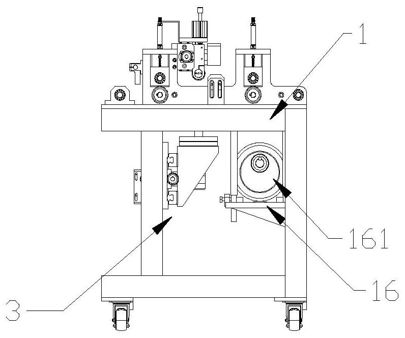 A feeding device for an industrial sewing machine