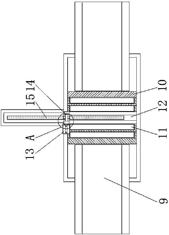 Iron sheet cutting device convenient to fix and cutting method thereof