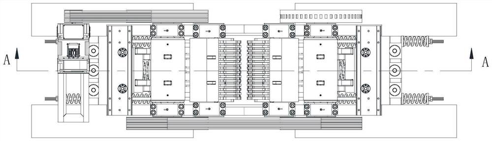 Vibration self-synchronizing crusher with double vibration exciters