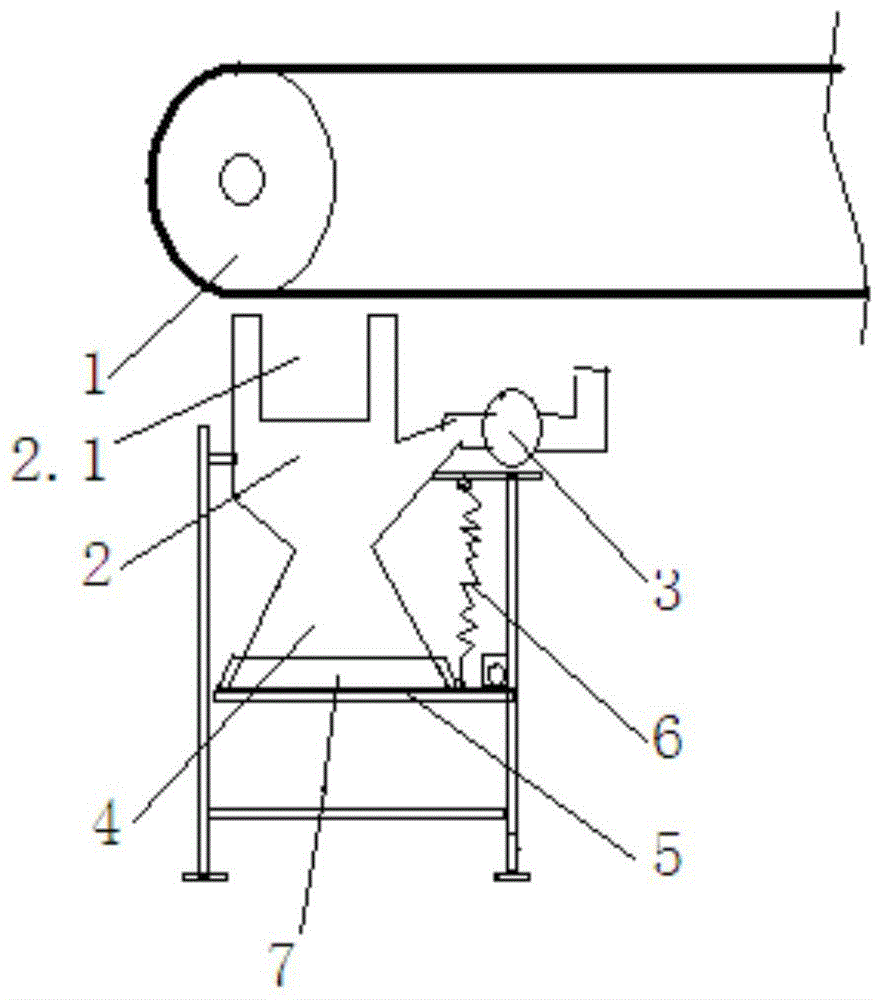 A suction type transport tape surface cleaning device and cleaning method