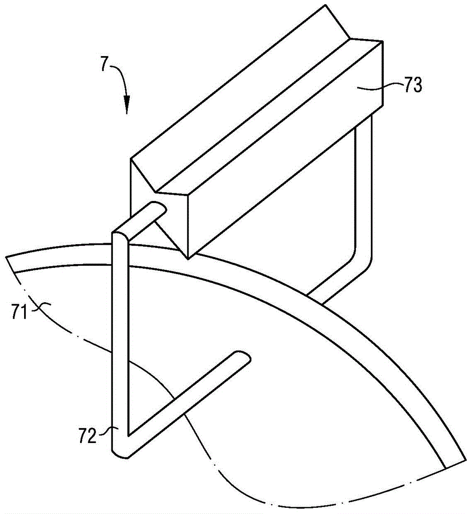 Crushing and sieving integrated equipment for medicinal raw materials