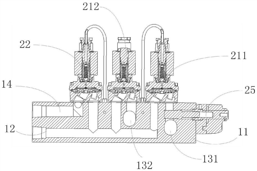 Converging plate for bottle blowing machine and bottle blowing equipment using converging plate