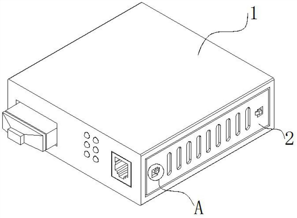 Arc-shaped plate reciprocating pushing type optical module heat dissipation device