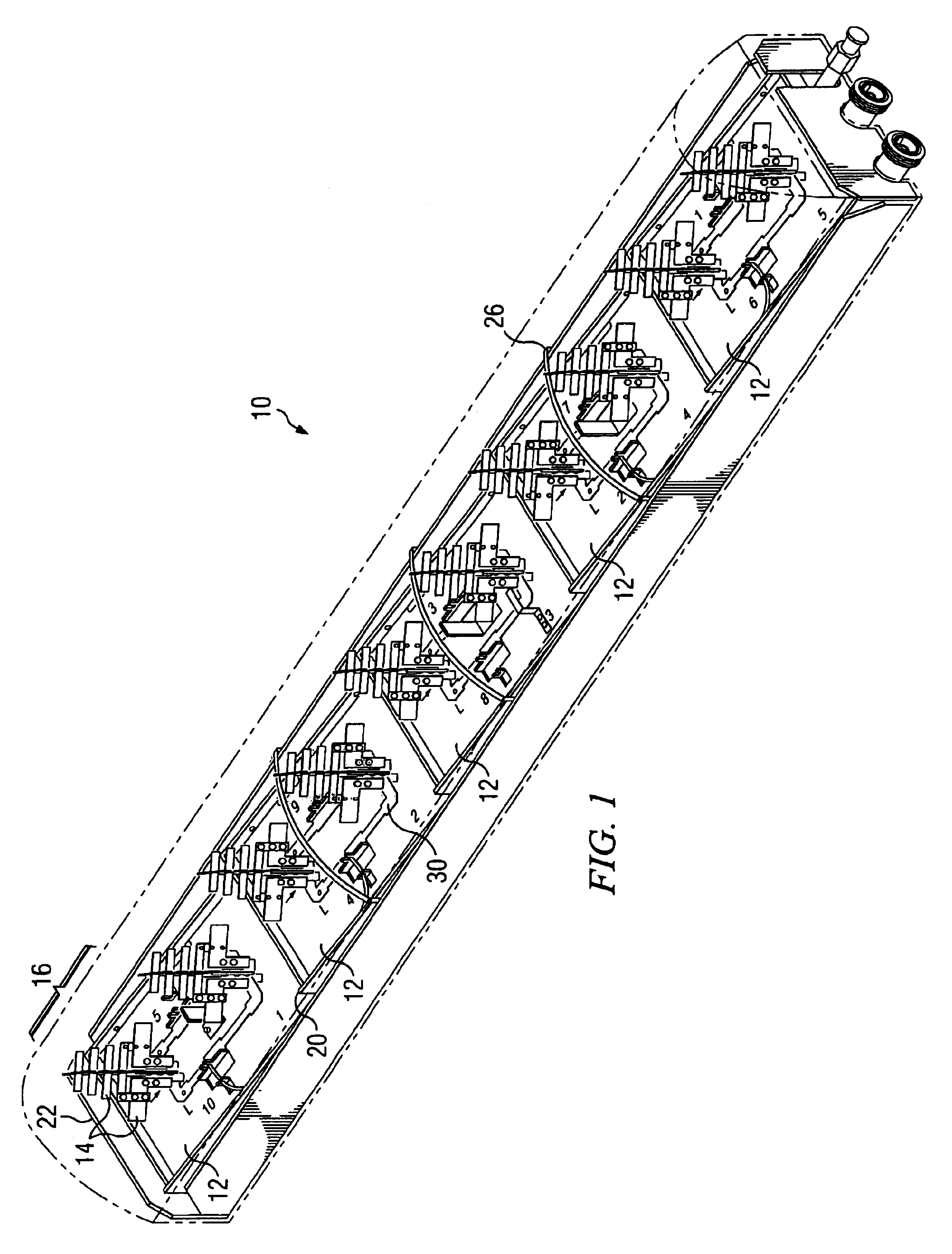 Wideband dual polarized base station antenna offering optimized horizontal beam radiation patterns and variable vertical beam tilt
