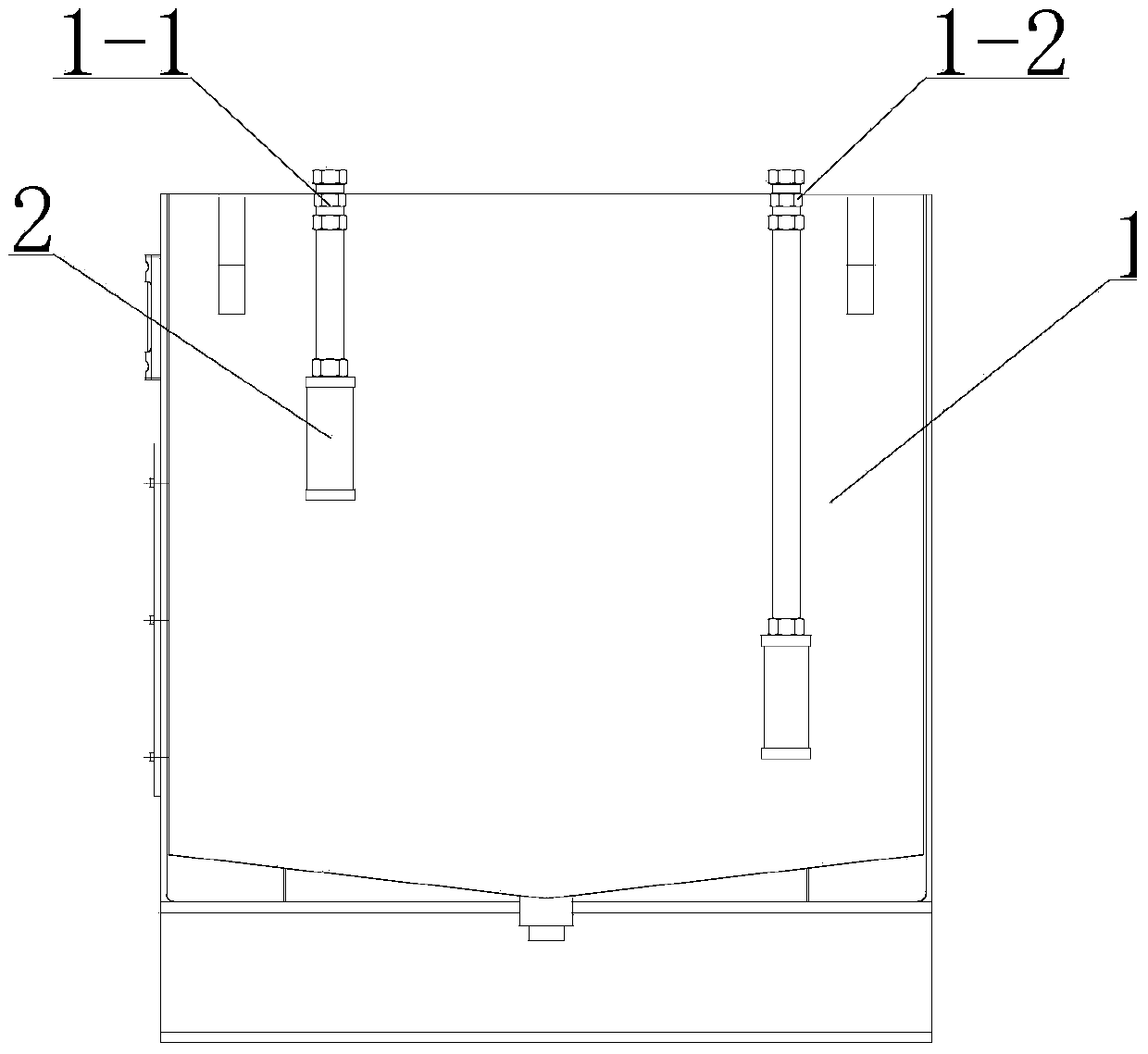 Oil tank with filtering screen cylinders