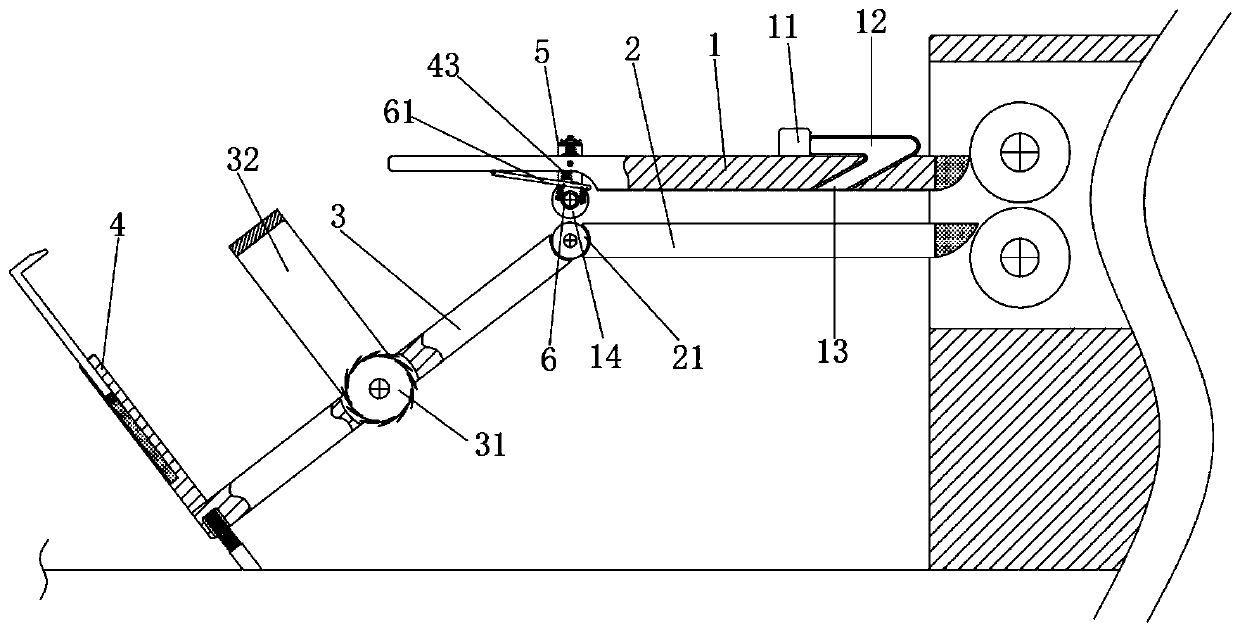 Inclined paper collecting device of printing machine