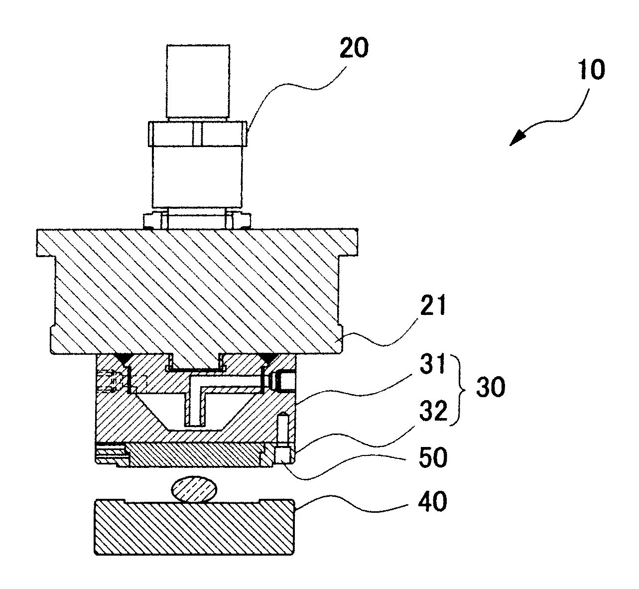 Glass forming apparatus and glass forming method