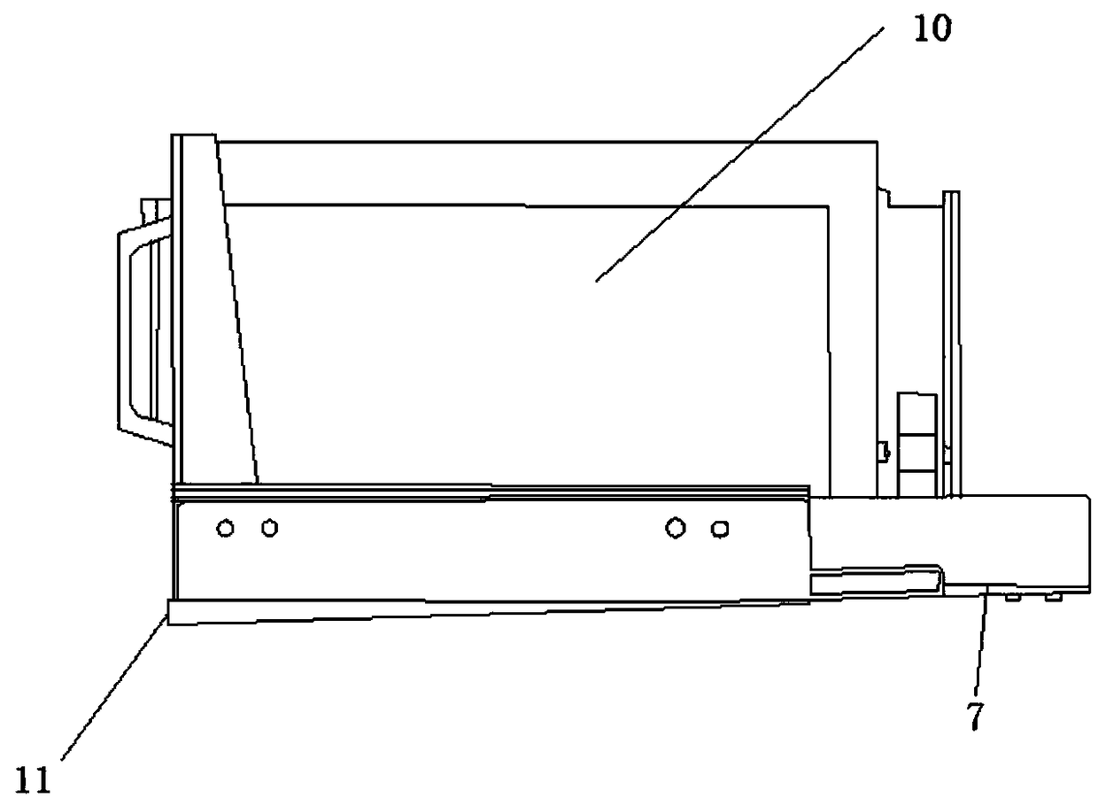 Cold water machine installing bracket capable of preventing liquid leakage