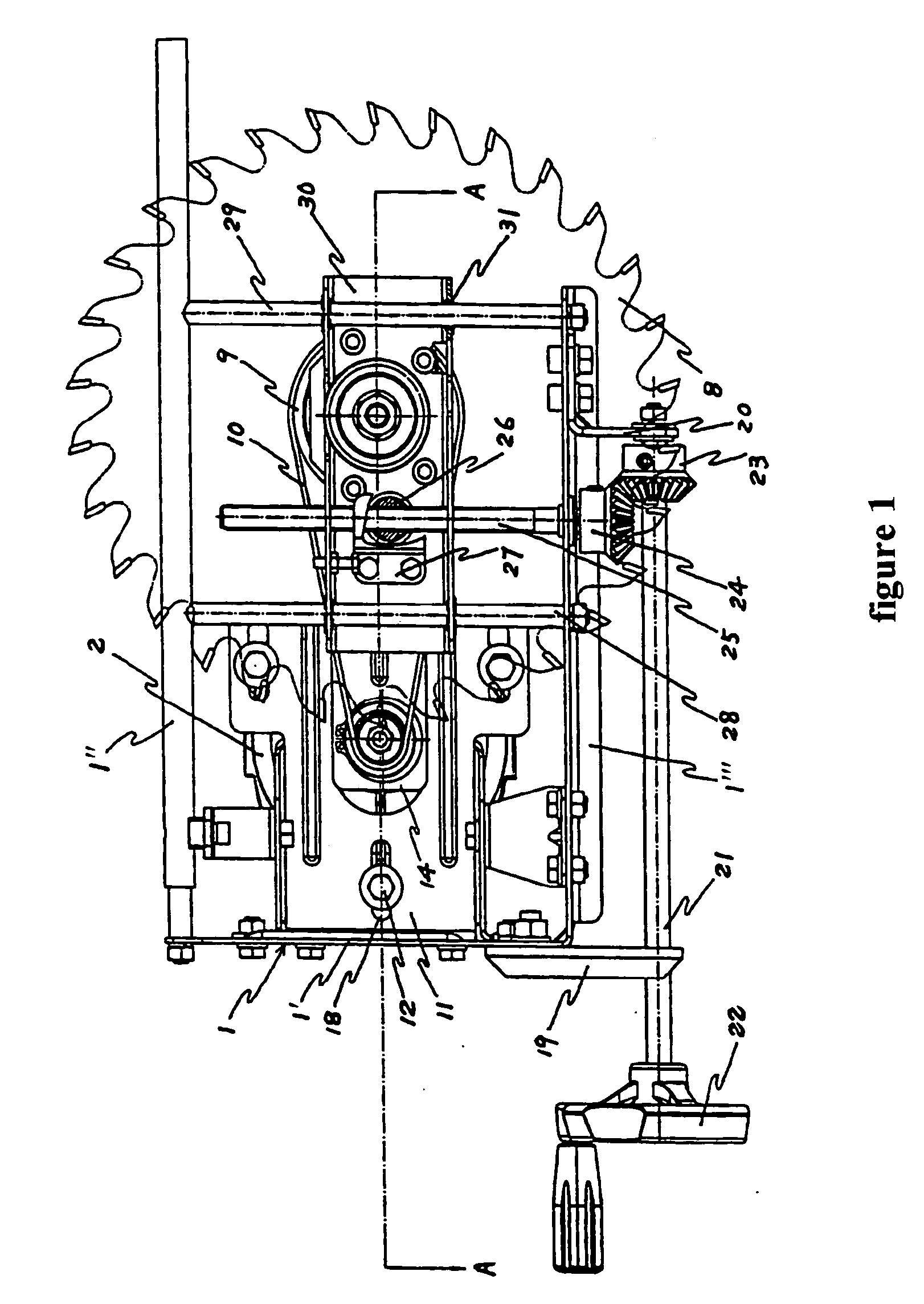 Blade driving mechanism for a table saw