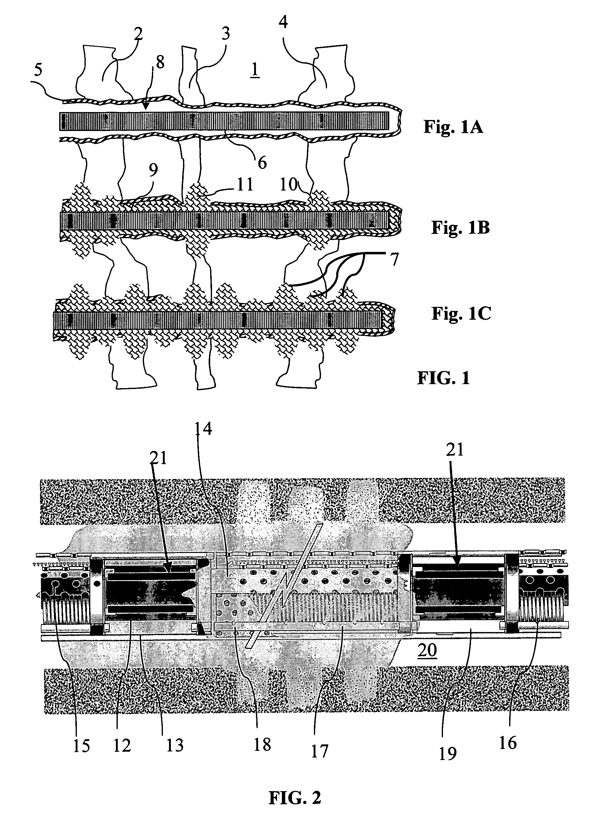 Method and gravel packing open holes above fracturing pressure