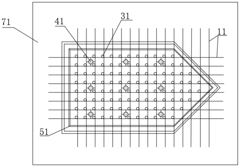 High-voltage power transmission tower/communication tower base capable of preventing impact of mountain collapse and preparation method of high-voltage power transmission tower/communication tower base