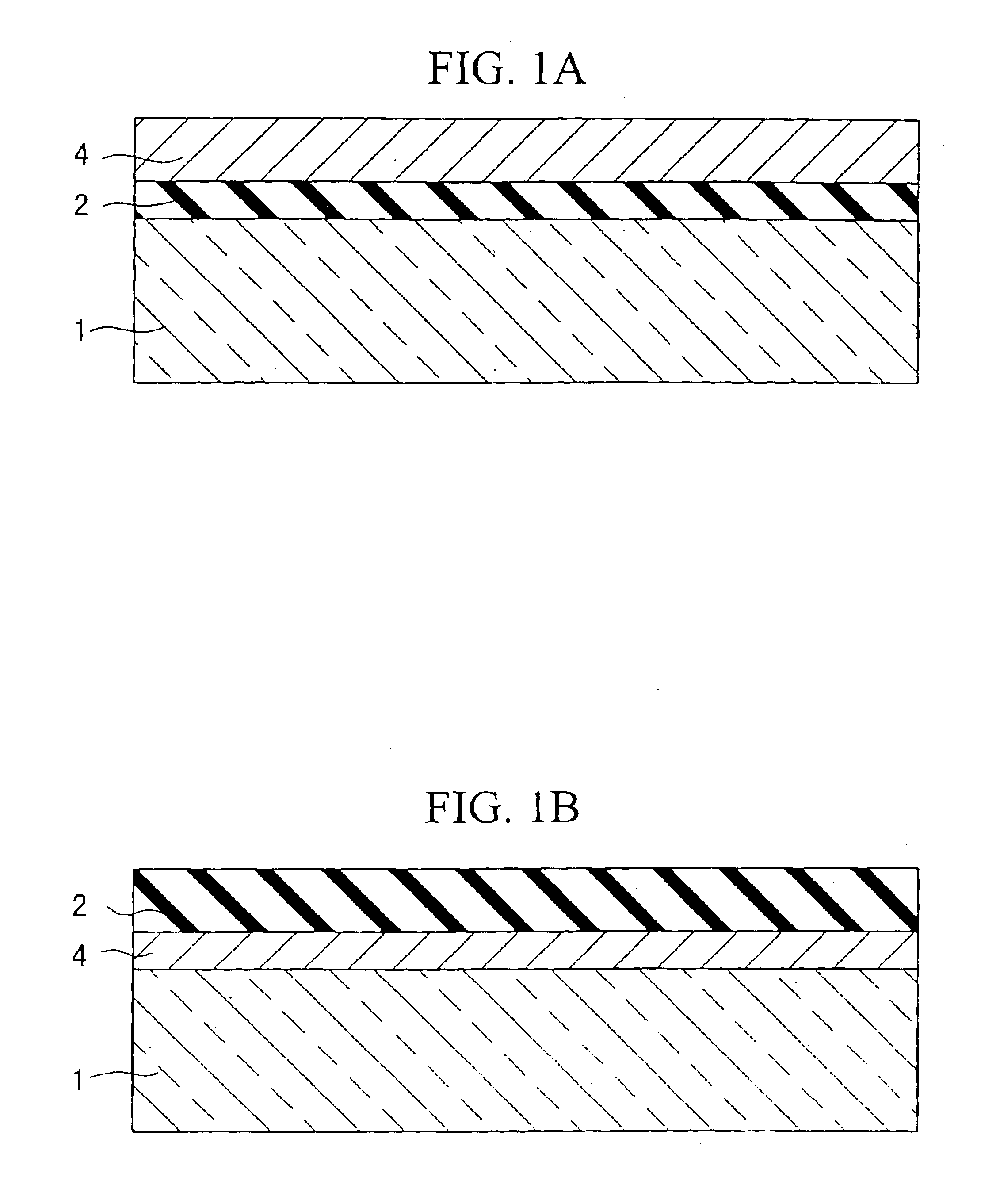 Opto-magnetic recording medium with a garnet ferrite recording layer, and opto-magnetic information recording/reproducing device