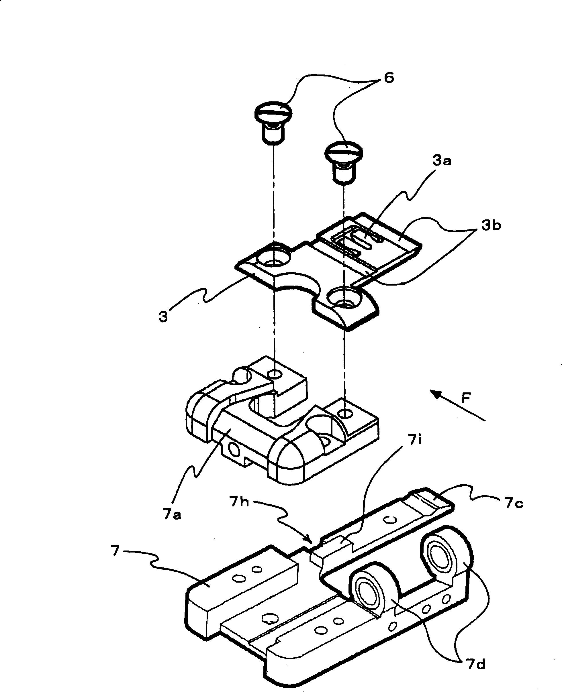 Feeding device for cylinder-shaped sewing machine