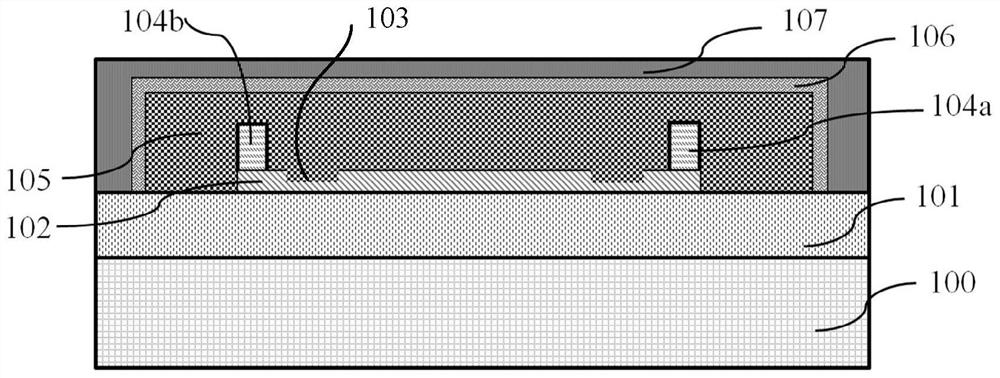 Preparation method of single crystal film bulk acoustic wave resonator with annular grooves and strip-shaped protrusions on electrodes