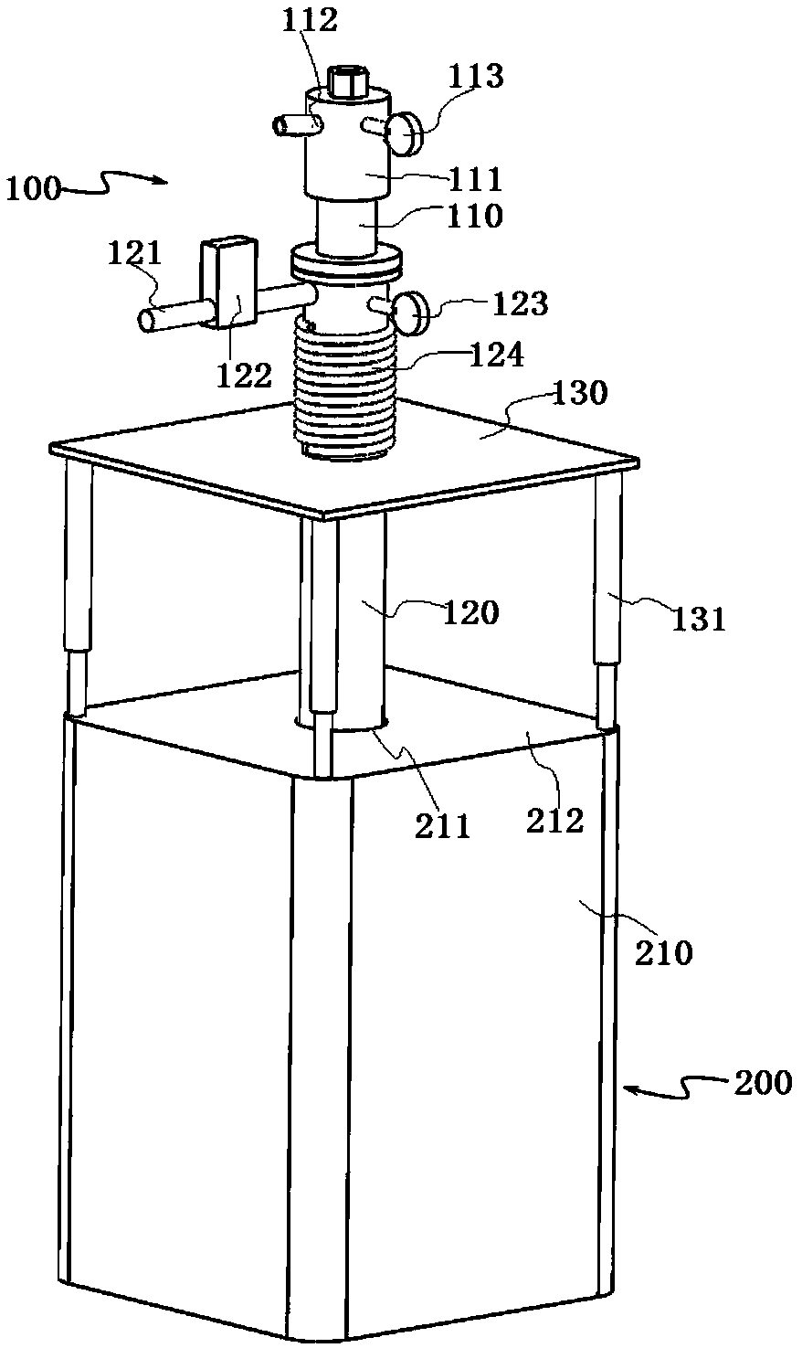 A fluidized reaction device and fluidized reaction method for coating anti-sticking agent to inhibit iron ore powder from cohesive loss