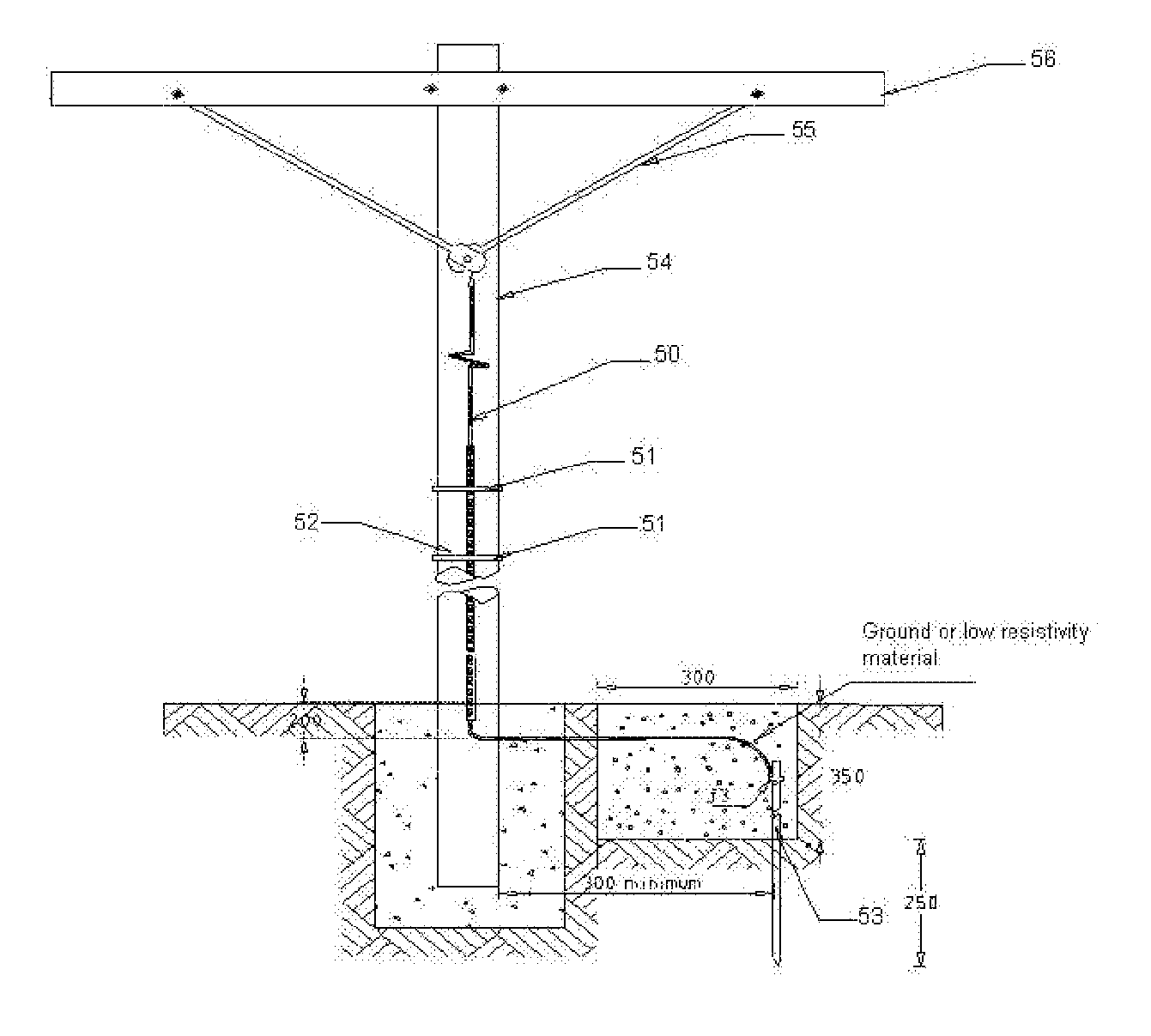 Electric energy distribution pole with incorporated ground system