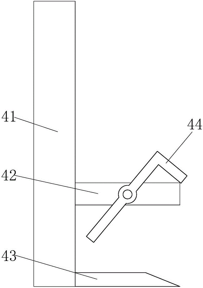 Pipe conveying device for pipe bending machining